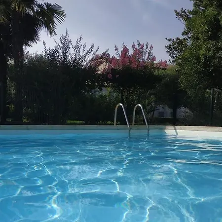 Le Quiet Marandais T2 Piscine Daire